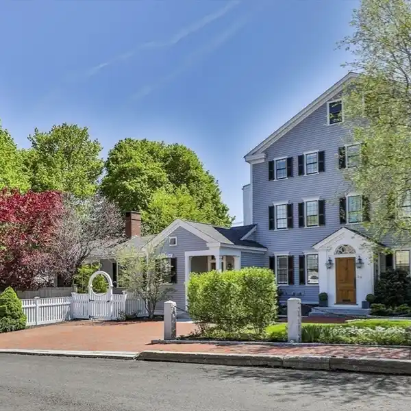 LUXE SOUTH END HOME WITH PRIVATE OUTDOOR RETREAT