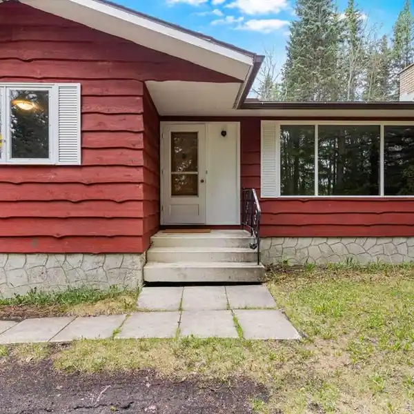 NINE ACRES OF PRIVACY IN THE ROCKY MOUNTAIN FOOTHILLS