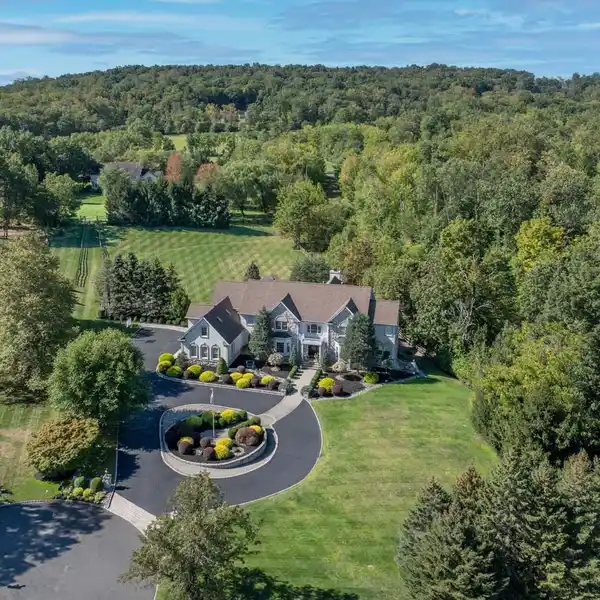 EXCEPTIONAL RESIDENCE IN BASKING RIDGE