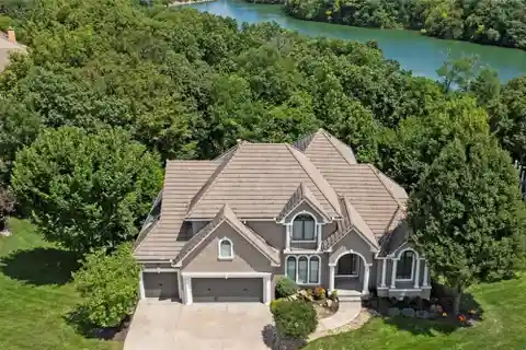 Exquisite Lakefront Custom Estate