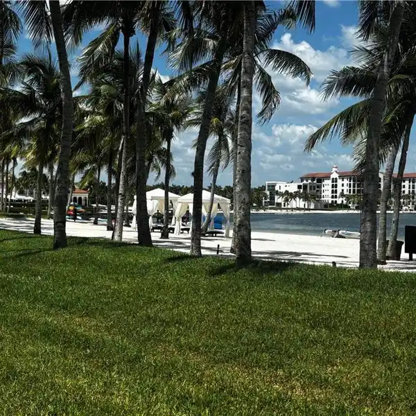 LUXURIOUS THIRD-FLOOR CONDO