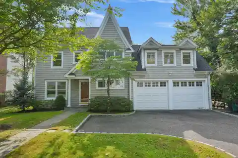 Charming Darien Colonial on Peaceful Cul-De-Sac