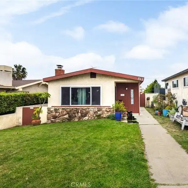 VERSATILE PROPERTY IN A PRIME LOCATION