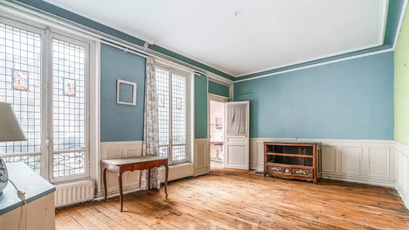 First Floor Apartment Ready to Renovate