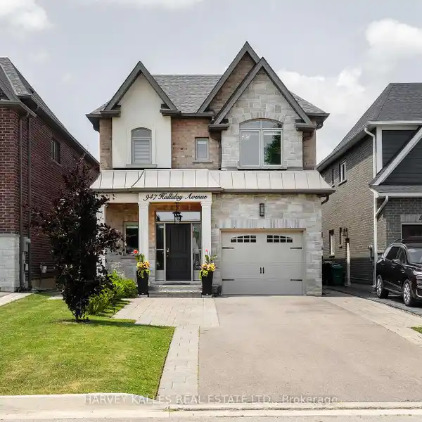 SPECIAL CUSTOM HOME IN SOUGHT-AFTER LAKEVIEW