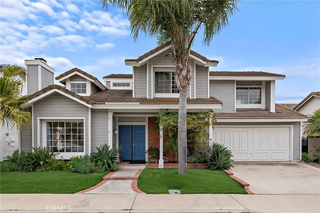 Charming Traditional Home in Exclusive Seacrest Heights