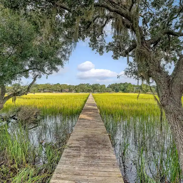 BUILD A WATERFRONT DREAM HOME