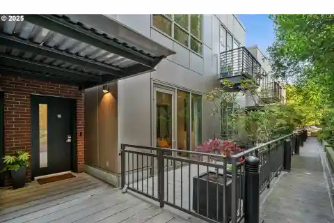 Sophisticated Jamison Square Townhome
