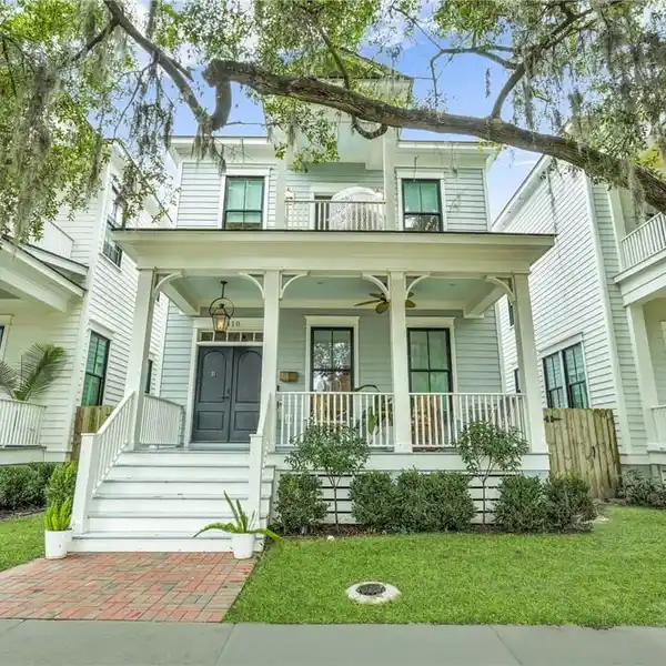 PRIME LOCATION IN THE THOMAS SQUARE/STARLAND DISTRICT