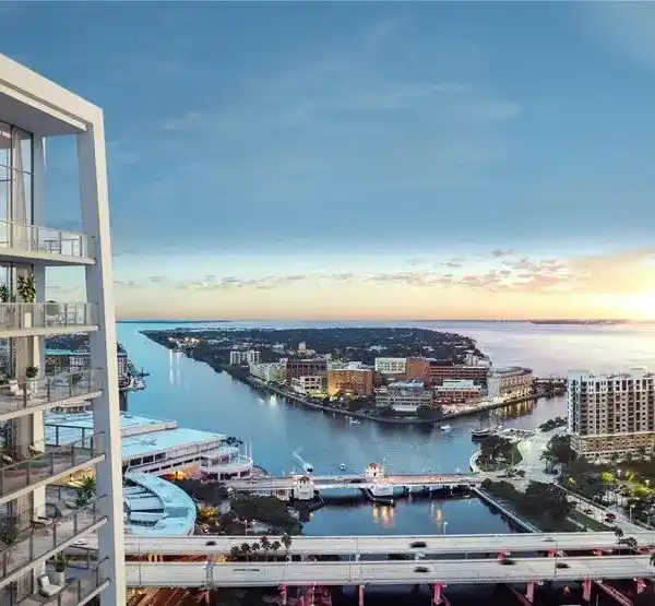 EXCLUSIVE RESIDENCES WITH STUNNING BAY VIEWS