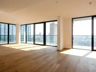 High-Floor Apartment in Eden
