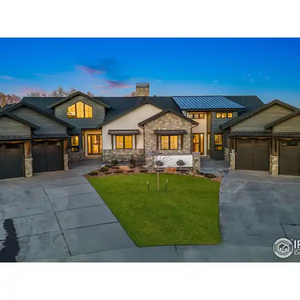 SPACIOUS RESIDENCE IN THE VILLAS AT HARMONY CLUB