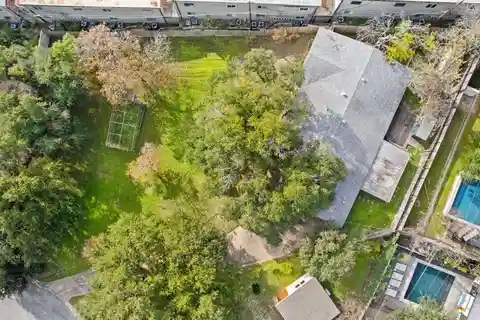 Custom Home or Multi-Structure Compound Possible