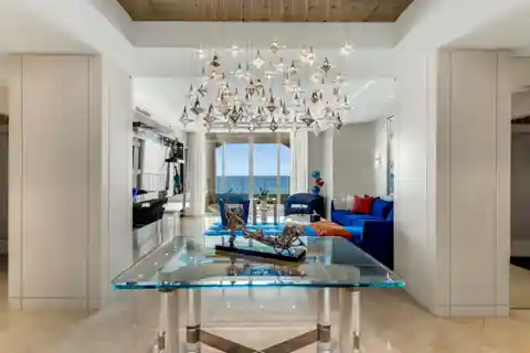 Fully Remodeled Stunner