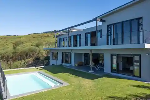 Spacious and Versatile Modern Home