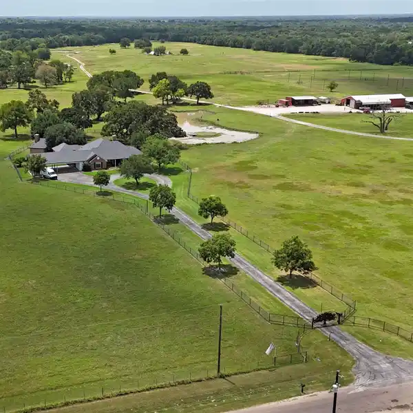 ONE-OF-A-KIND WILLS POINT RANCH
