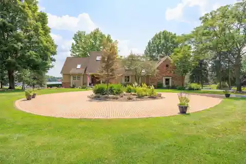 Stunning Lakefront Home on All-Sports Waumegah Lake