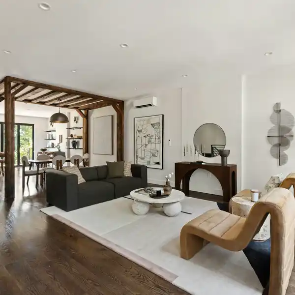 STUNNING BED STUY SINGLE FAMILY