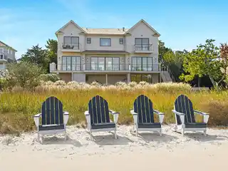 Bayfront Coastal Oasis