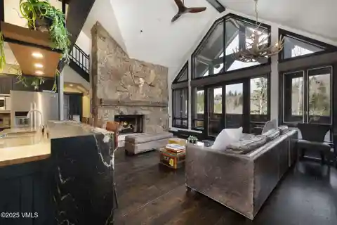 Beautifully Updated Penthouse at Snow Cloud