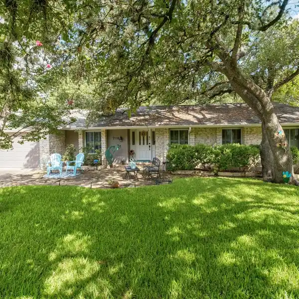 QUARTER-ACRE LOT IN COVETED NORTHWEST HILLS