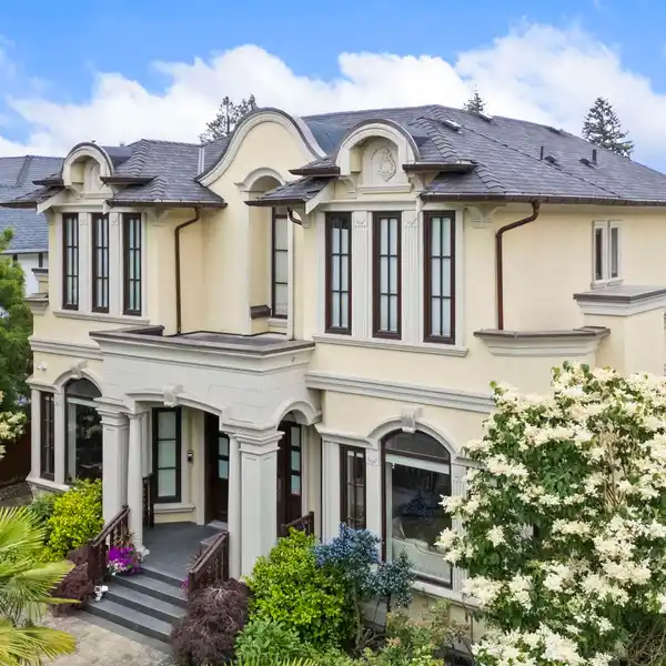 ONE-OF-A-KIND LUXURY HOME IN PRESTIGIOUS SOUTH GRANVILLE