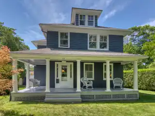 Timeless Hamptons Home with Modern Touches