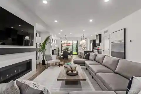 Stunning Contemporary Detached Single-Family Home