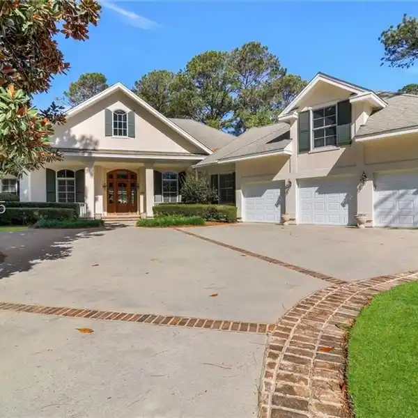 CLASSIC HOME ON BELFAIR'S EAST COURSE