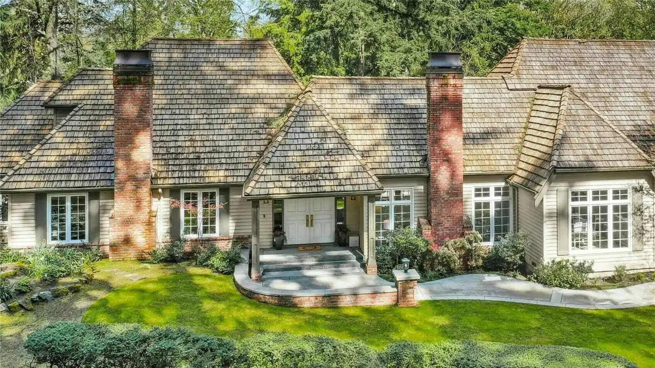 Exquisitely Updated Estate