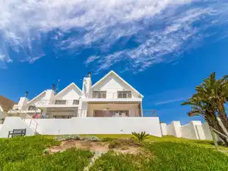 Dream Retreat on the Picturesque Canals of St Francis Bay