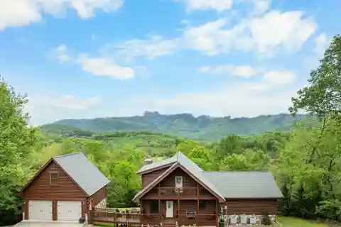 Breathtaking Mountain Retreat