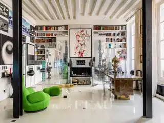 Elegant Meticulously Renovated Apartment