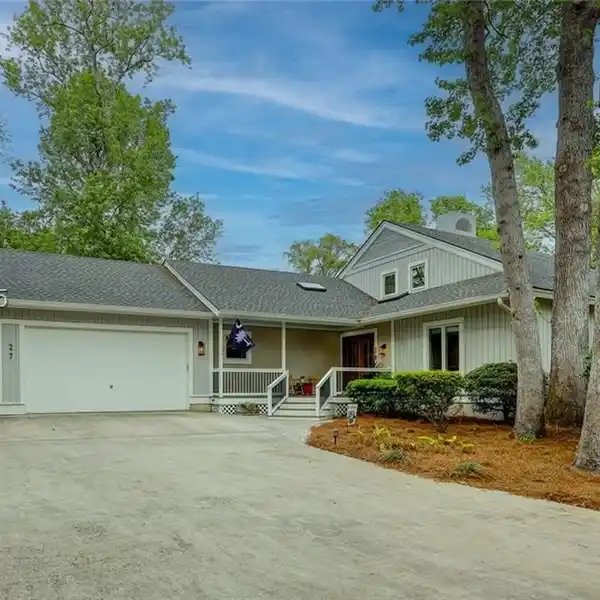 FULLY RENOVATED 5 BEDROOM,, 3.5 BATH PLUS FLEX ROOM ON A .611-ACRE LOT IN PRIVATE PORT ROYAL!