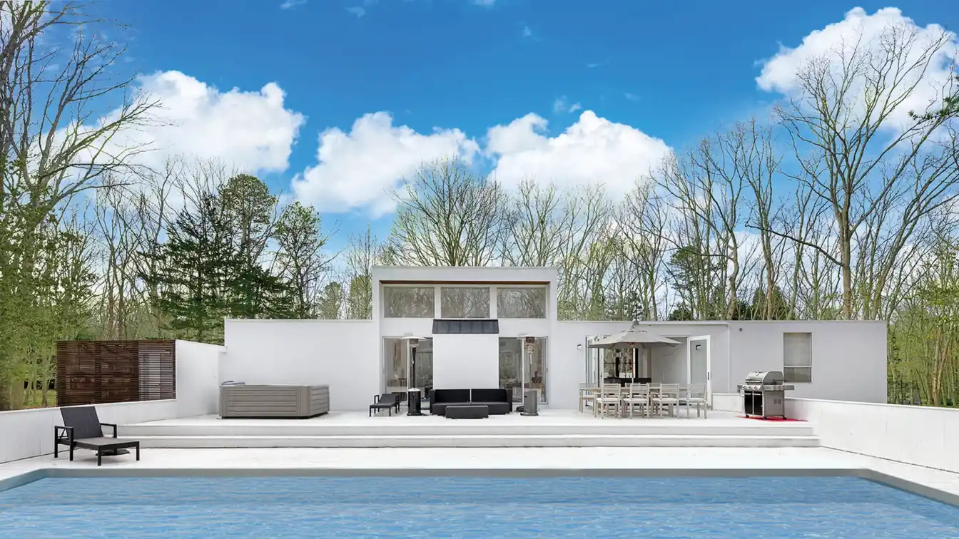 Perfect Hamptons Summer Oasis