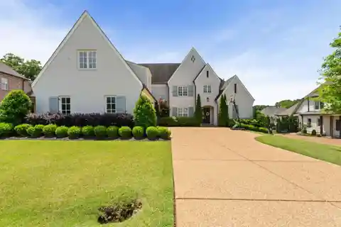 Beautifully Designed Home in Collierville Reserve