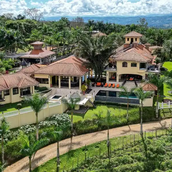 HACIENDA LA ESMERALDA IN PEREZ ZELEDON