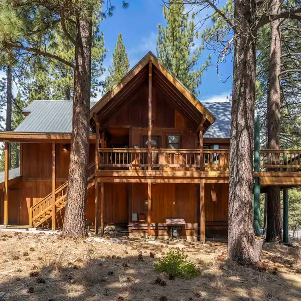 UPGRADED AND WELL-MAINTAINED HOME IN TRUCKEE