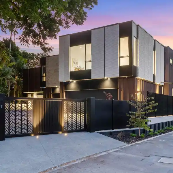 DESIGNER TOWNHOUSE LIVING