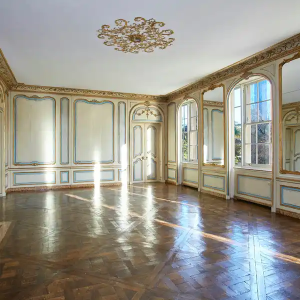 EXCEPTIONALLY GRAND FIFTH AVENUE