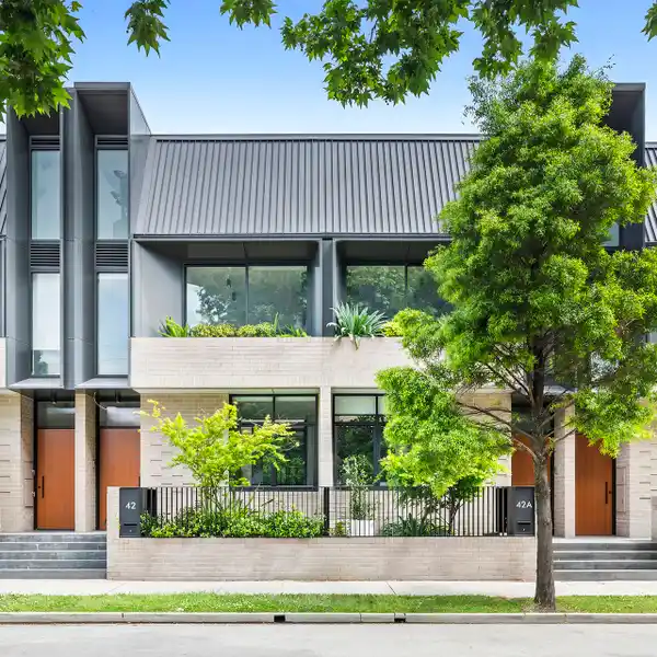 SOPHISTICATED BRAND NEW HOME