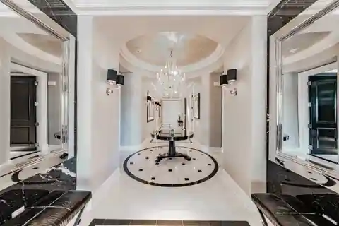 Sophisticated Sub-penthouse at the Ritz-carlton Residences