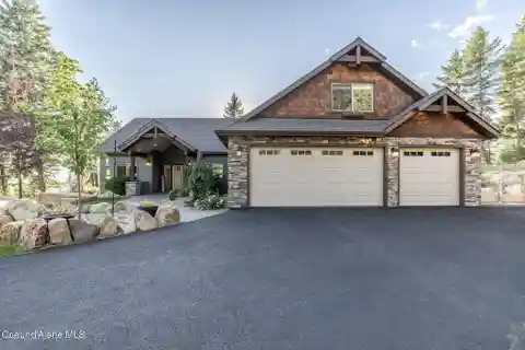 Peaceful Hauser Lake Property