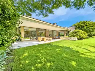 Stunning Modern Residence