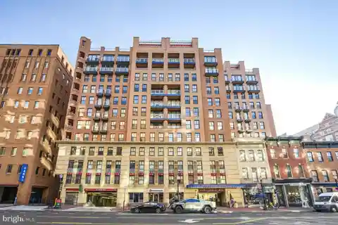 Three Bedroom Triplex with Private Roof Deck at the Clara Barton