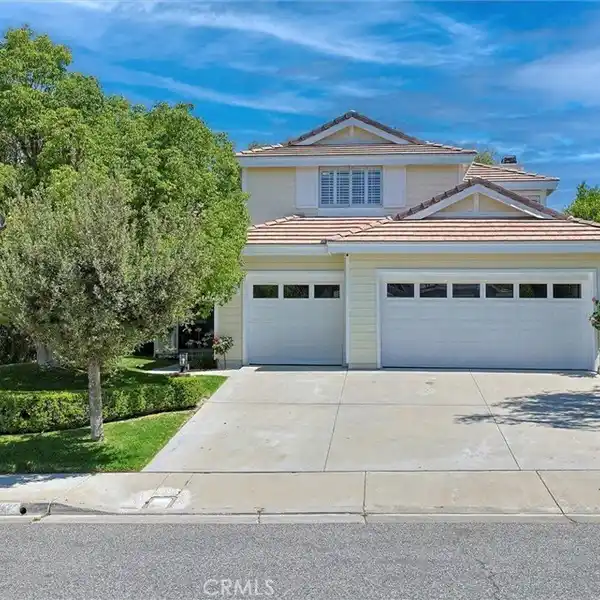 MODERN UPGRADES MEET RESORT-STYLE COMMUNITY LIVING