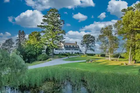 Adair Estate on About 182 Acres