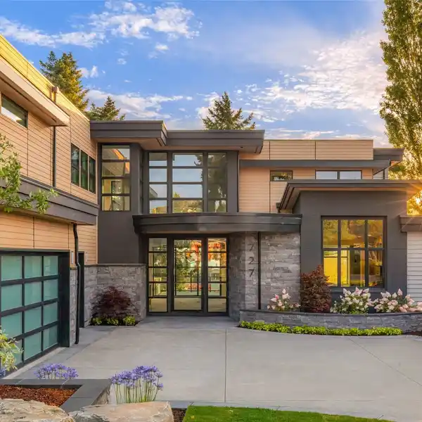 LUXURY HOME IN THE MOSS BAY COLLECTION