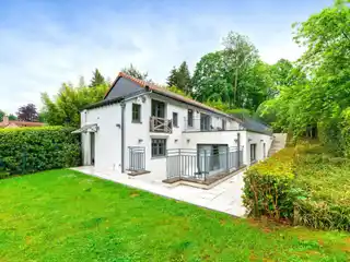 Spacious Espinette Villa with Timeless Character