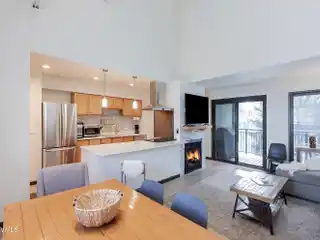 Well-appointed Three Bedroom Condo in the Sandstone Neighborhood